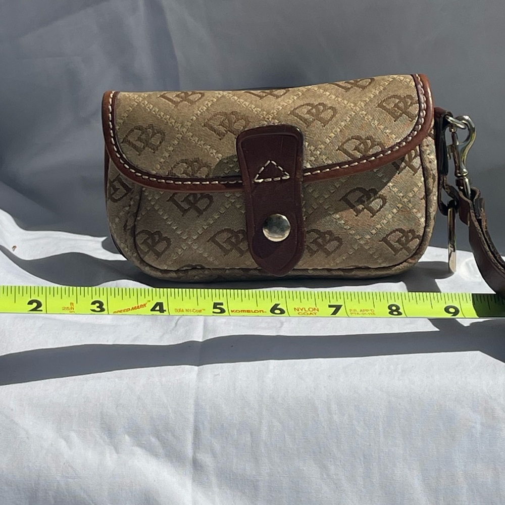 Dooney Bourke Brown Wristlet Womans Small Coin Purse Pouch Canvas Snap 6x4"